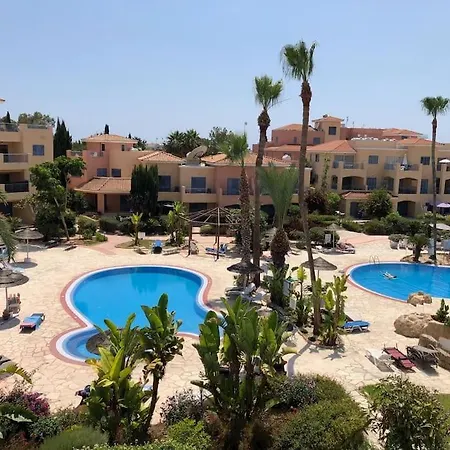 Limnaria Gardens - Spacious And Sunny 1 Bed With Pool Views Daire