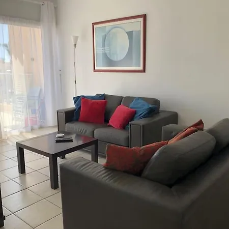 Limnaria Gardens - Spacious And Sunny 1 Bed With Pool Views Daire *
